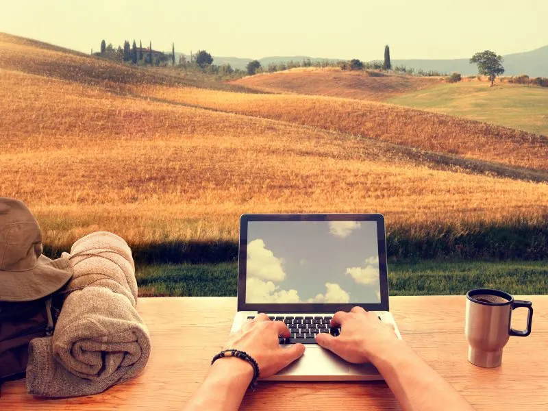 increase productivity working from home - productivity tips for students - improve productivity bloggers freelancers and digital nomads - increase productivity workplace 