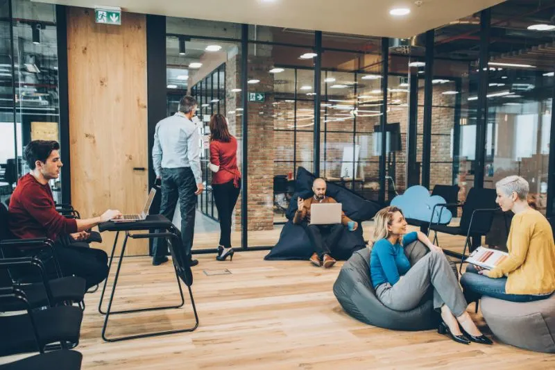freelancer productivity and life in a hostel - affirmations for productivity - basic productivity tools for freelancers - time tracking for freelancers - freelance time management - freelance expense tracking