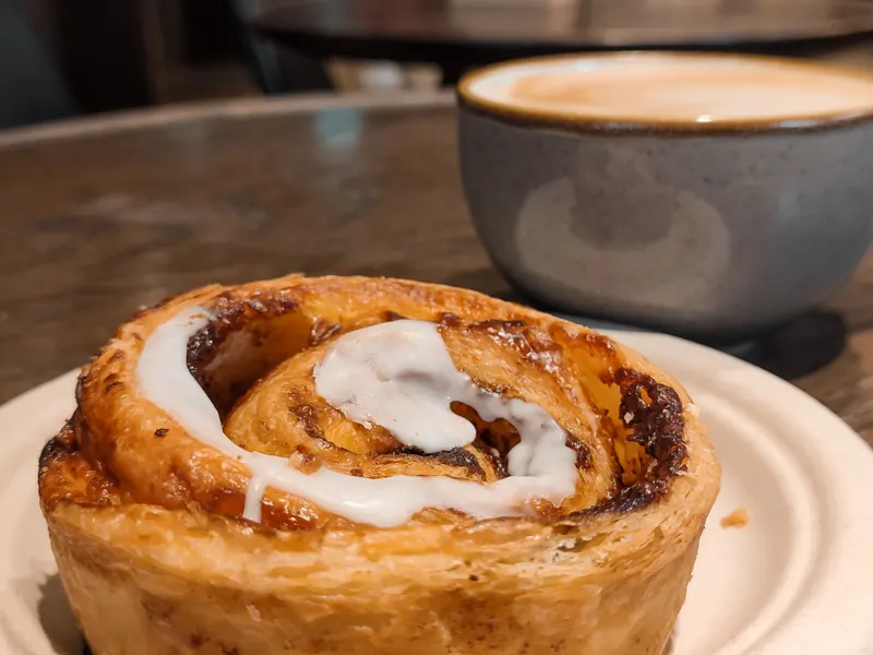 best danish bakery in london - european pastries - best food in leicester square - best bakeries in london - best restaurants in leicester square - best cafes to work in london - ole and steen menu - ole and steen charing cross road - ole and steen review - danish shops in london - cinnamon swirl