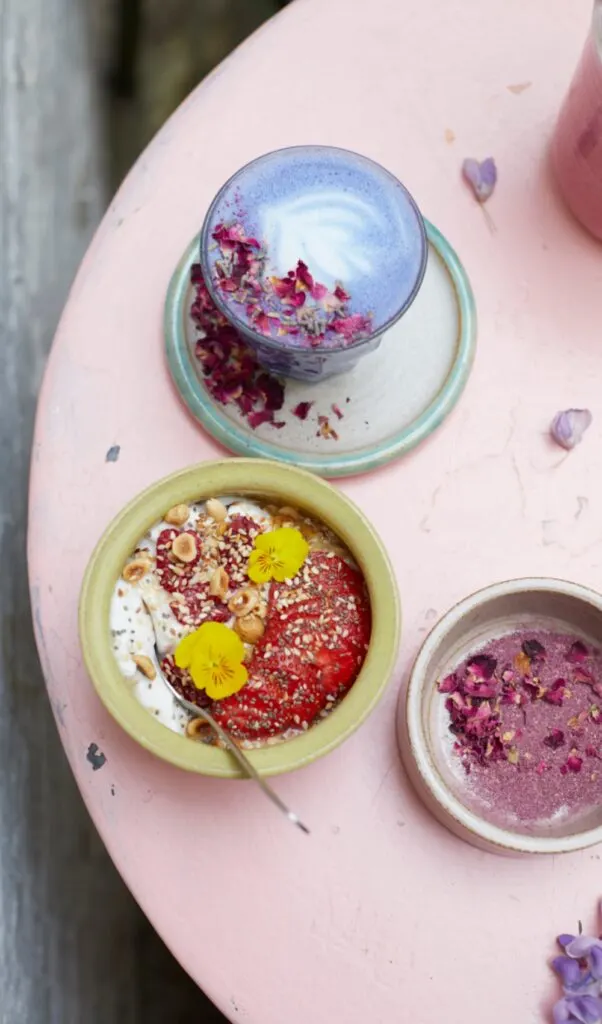 best breakfast in notting hill - bottomless brunch notting hill - best brunch in notting hill - best cafes in notting hill - best cafes on portobello road - coffee shops notting hill - best restaurants in notting hill - best cakes in notting hill - best coffee in notting hill - farm girl cafe