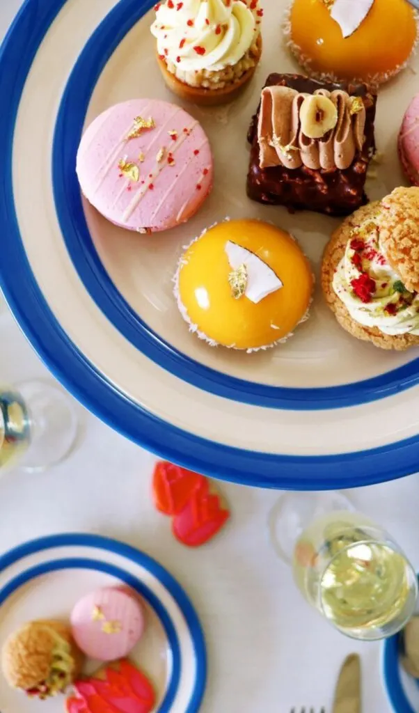 best breakfast in notting hill - bottomless brunch notting hill - best brunch in notting hill - best cafes in notting hill - best cafes on portobello road - coffee shops notting hill - best restaurants in notting hill - best cakes in notting hill - best coffee in notting hill - biscuiteers