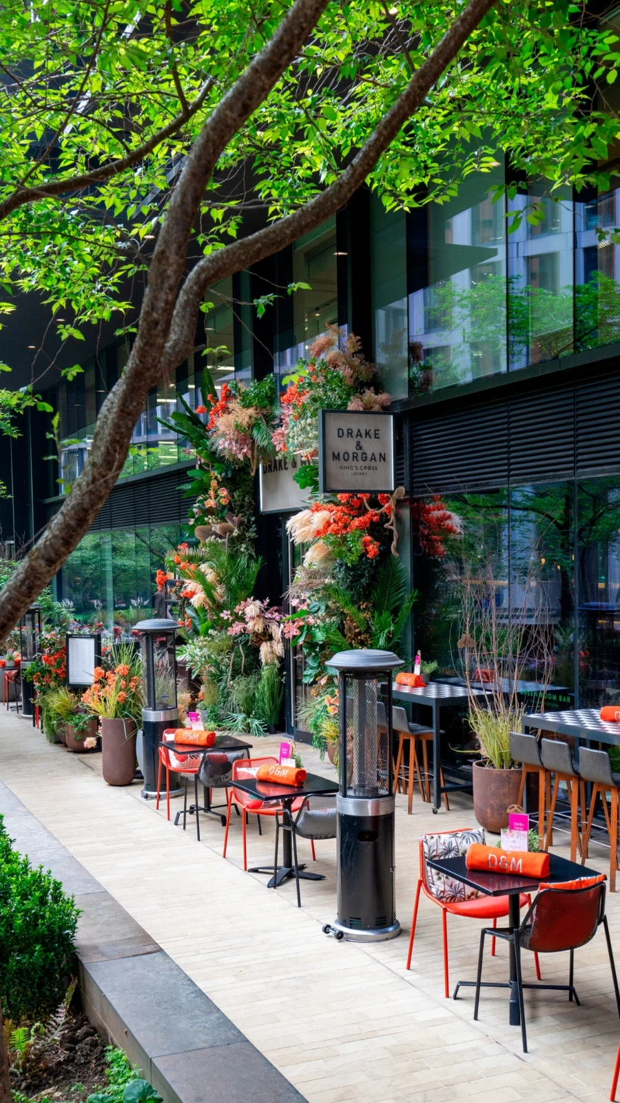 best brunch in london king's cross food spots - best places to eat in central london - drake and morgan