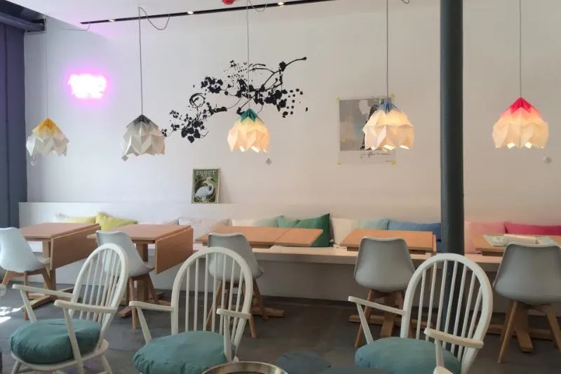 best cafes to work in lisbon - best laptop friendly cafes in lisbon - best cafes to study lisbon - best cafes to get work done in lisbon - where to work remotely in lisbon - best places to study in lisbon lisboa - cafes suitable for working lisbon laptop friendly coffee shops with wifi power outlets - wish slow coffee house