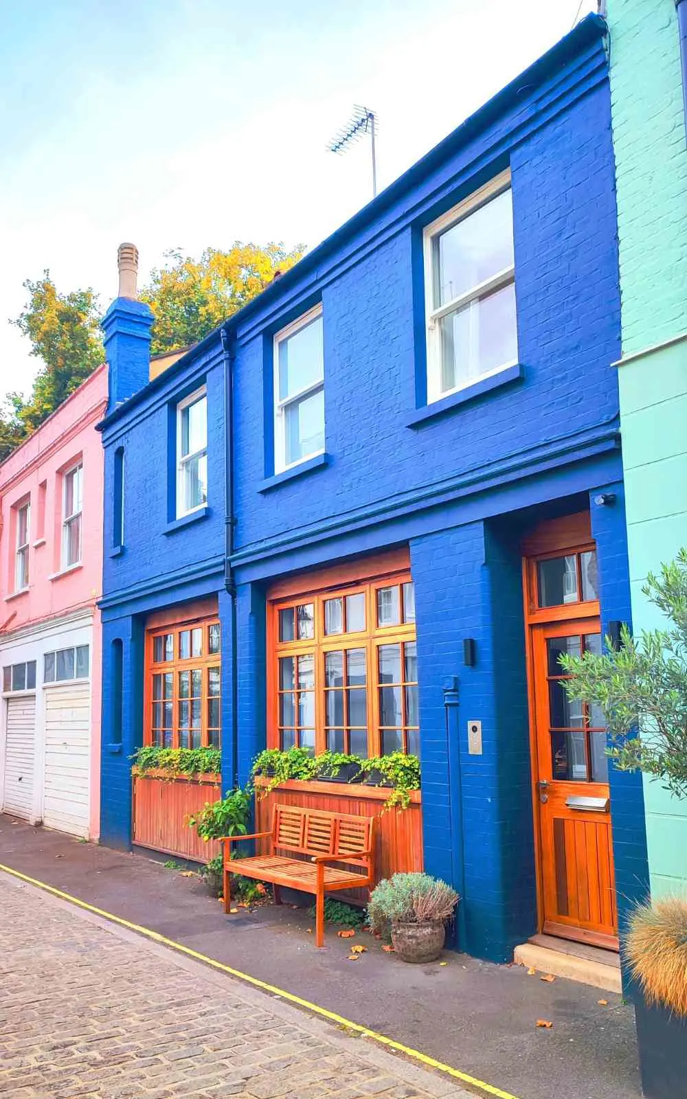 most colorful places in london - most scenic places in london - most colorful streets in london - most colorful mews in london - most colorful houses in london - most beautiful places in london - best hidden gems in london - most beautiful secret places in london - carnaby street - covent garden - bonny street camden - devonshire mews south marylebone - neal's yard - soho - elan cafe - james street