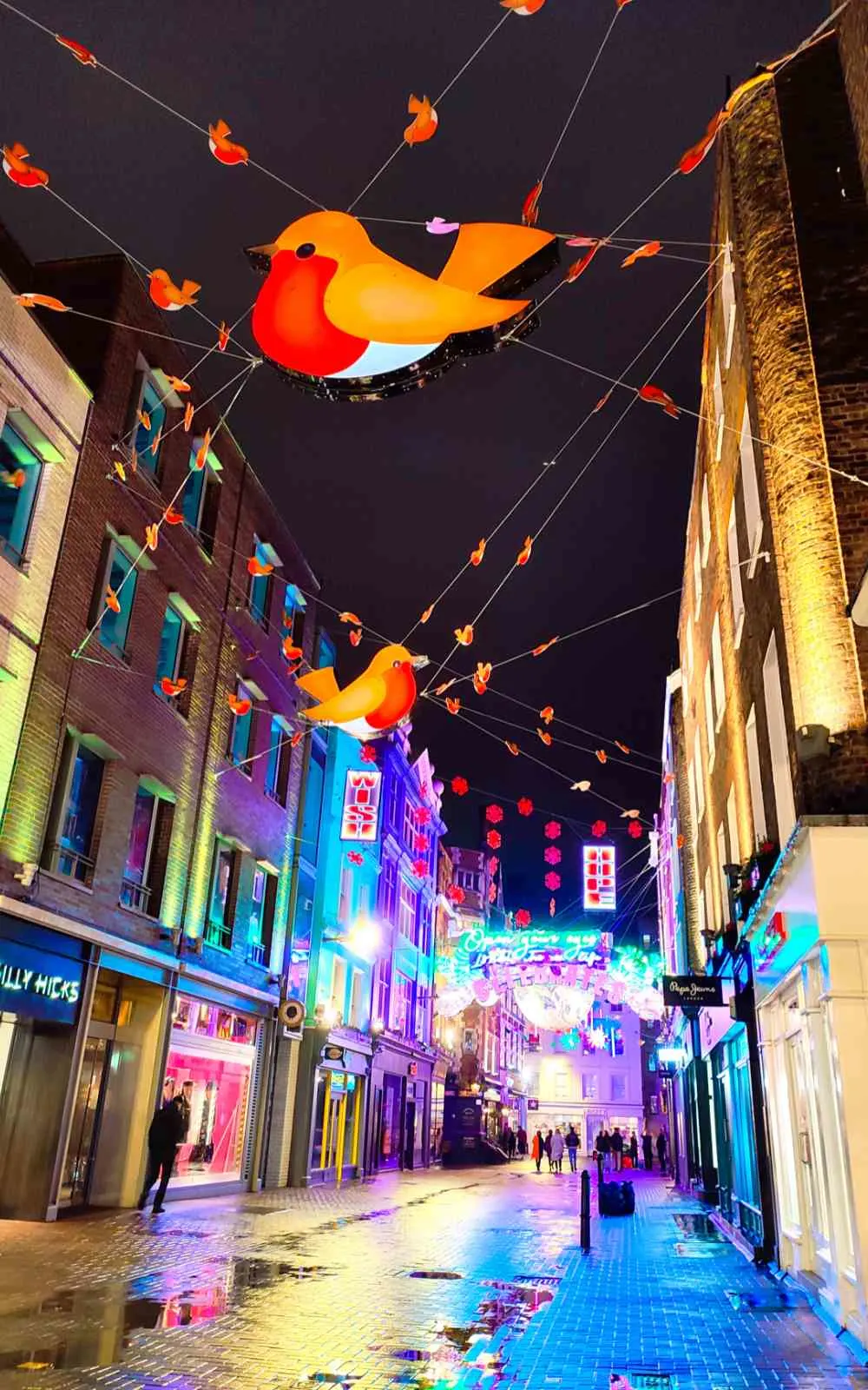 most colorful places in london - most scenic places in london - most colorful streets in london - most colorful mews in london - most colorful houses in london - most beautiful places in london - best hidden gems in london - most beautiful secret places in london - carnaby street - covent garden - bonny street camden - devonshire mews south marylebone