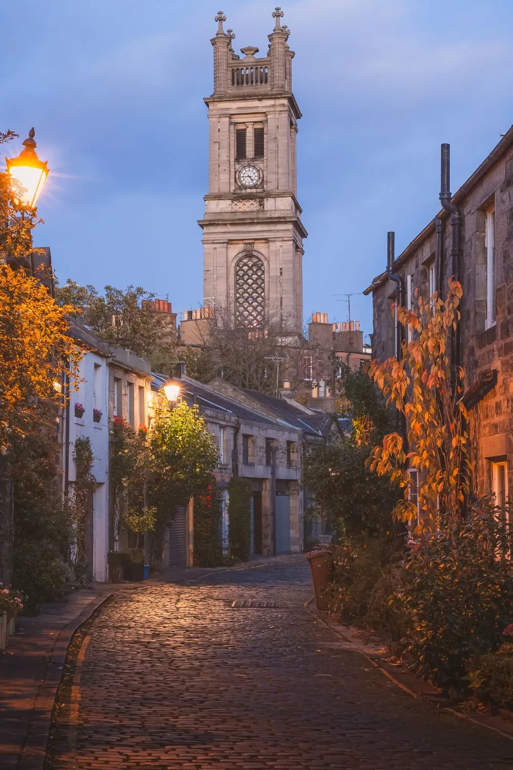 most instagrammable places in edinburgh scotland - what to do in edinburgh - best things to do in edinburgh scotland - most colorful places in edinburgh - most instagrammable cafes in edinburgh - best viewpoints in edinburgh - best photo spots in edinburgh - best photography spots in edinburgh - most beautiful places to visit in edinburgh - circus lane