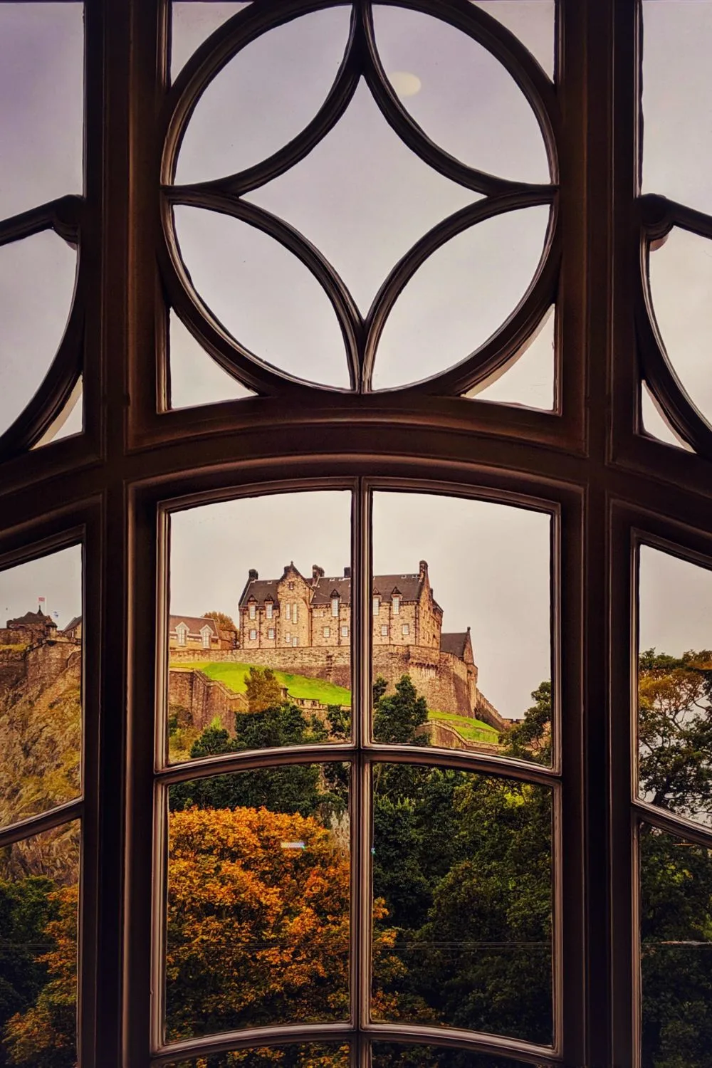 most instagrammable places in edinburgh scotland - what to do in edinburgh - best things to do in edinburgh scotland - most colorful places in edinburgh - most instagrammable cafes in edinburgh - best viewpoints in edinburgh - best photo spots in edinburgh - best photography spots in edinburgh - most beautiful places to visit in edinburgh - starbucks princes street
