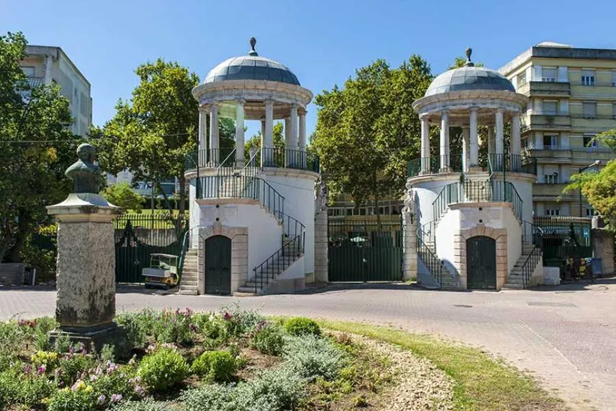 most instagrammable places in lisbon portugal - best things to do in lisbon - most colorful places in lisbon - best photography spots in lisbon - best places to take pictures in lisbon portugal - most beautiful places to visit in lisbon portugal - lisbon zoo