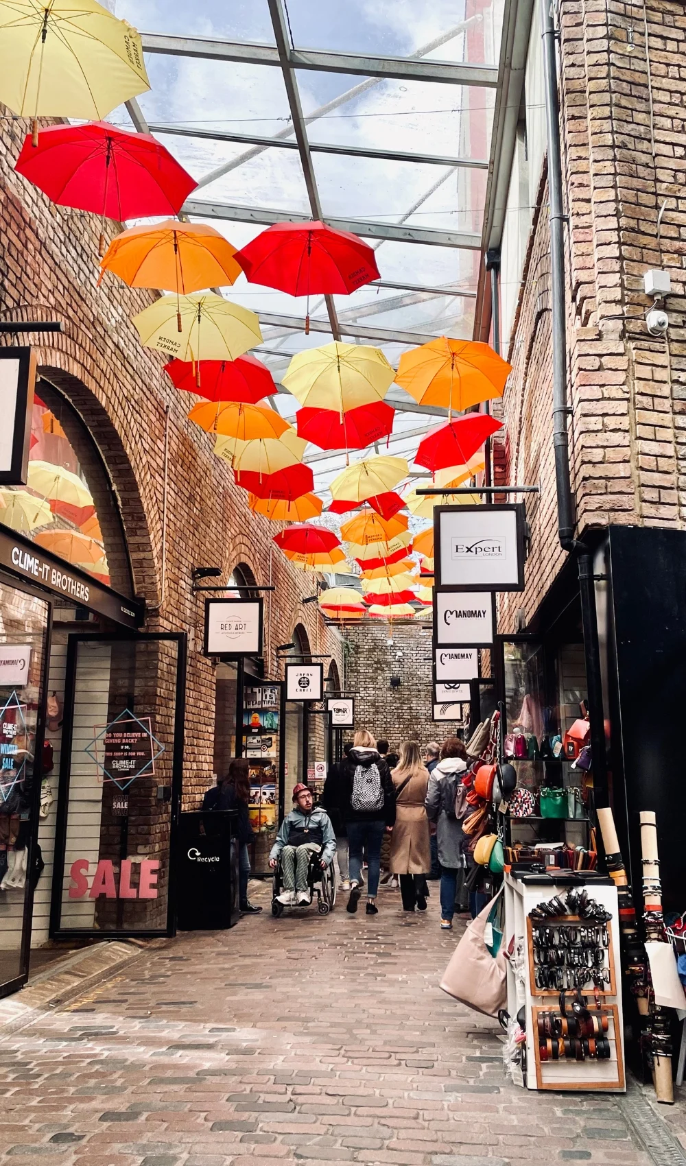 best things to do in camden market - free things to do in camden town - secret things to do in camden - best free things to do in London - best things to do in london with kids - street art in camden - umbrella street camden market