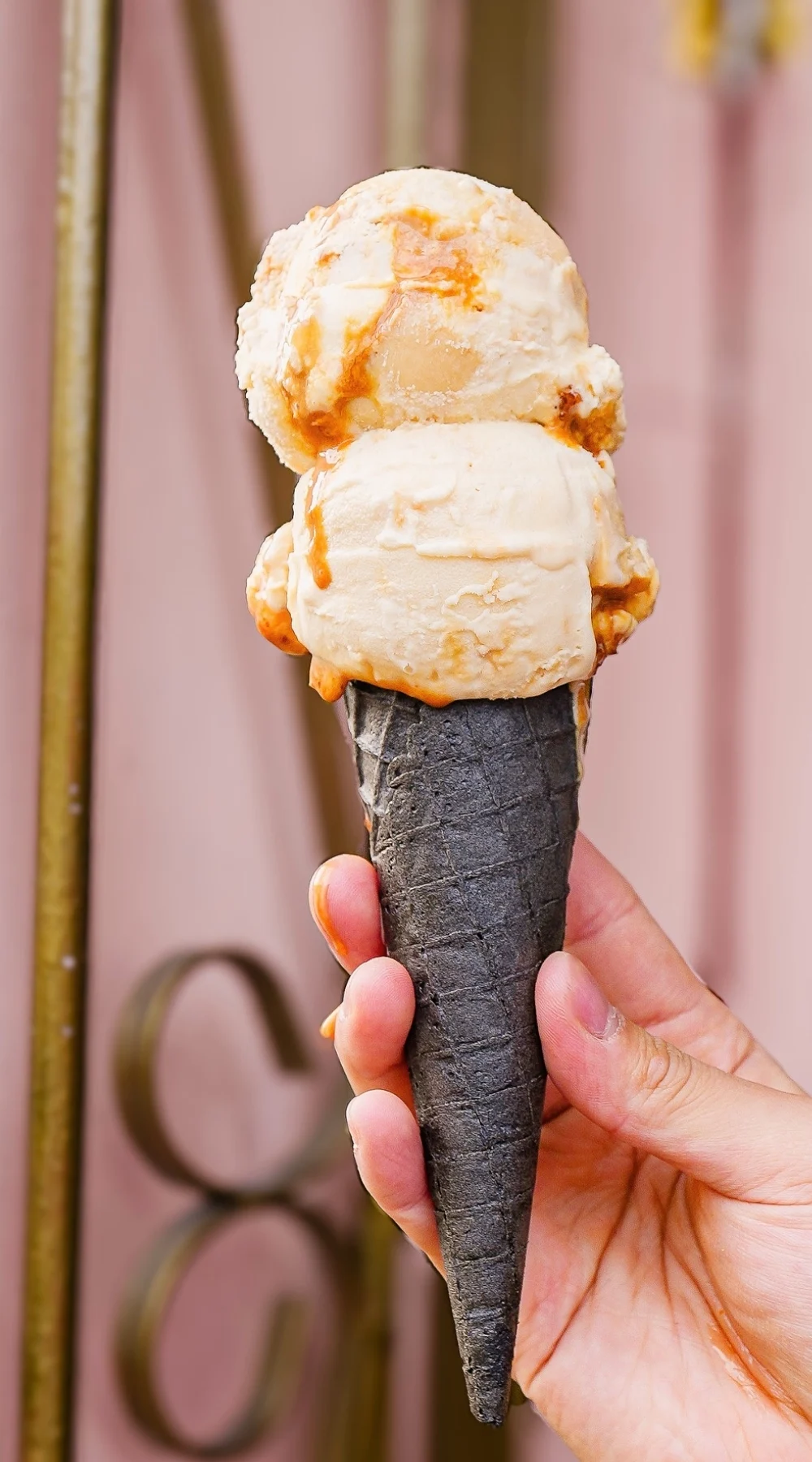 best ice cream in london food guide - unique desserts in london travel guide - must eat places in london uk