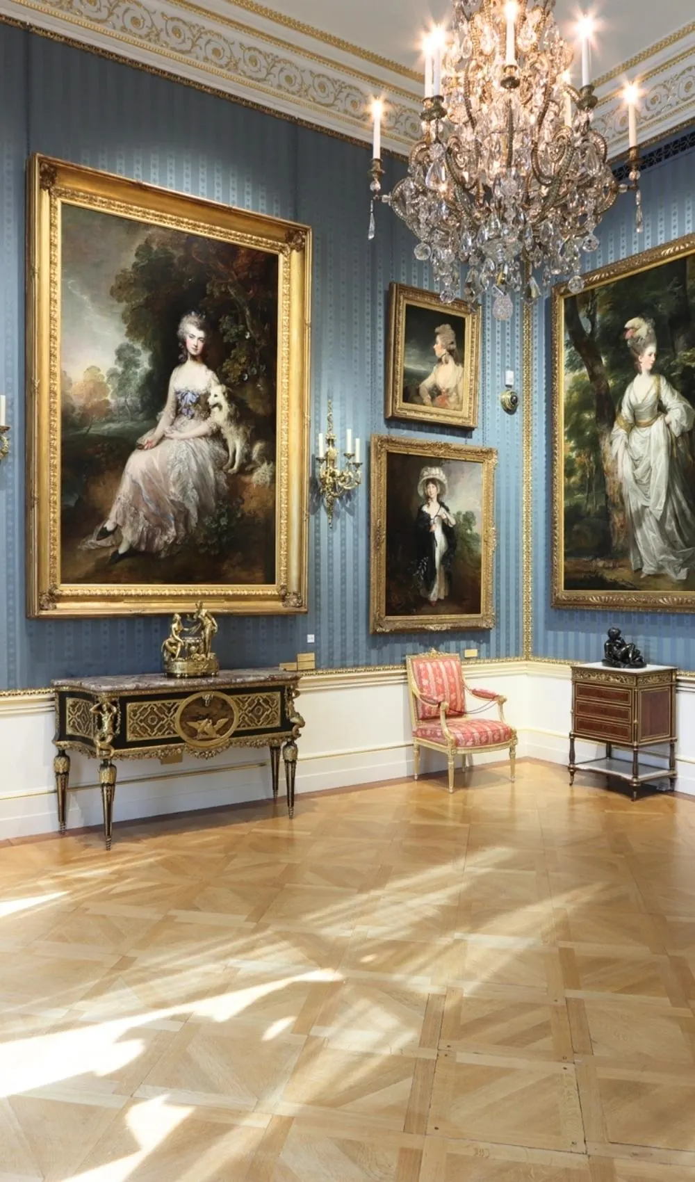 most secret royal palaces in london - secret castles in london - most beautiful stately houses in london - most historic houses in london - stately homes in london - most beautiful interiors in london - most secret art galleries in london - romantic date ideas in london - prettiest places in london - most instagrammable places in london - best palaces in london