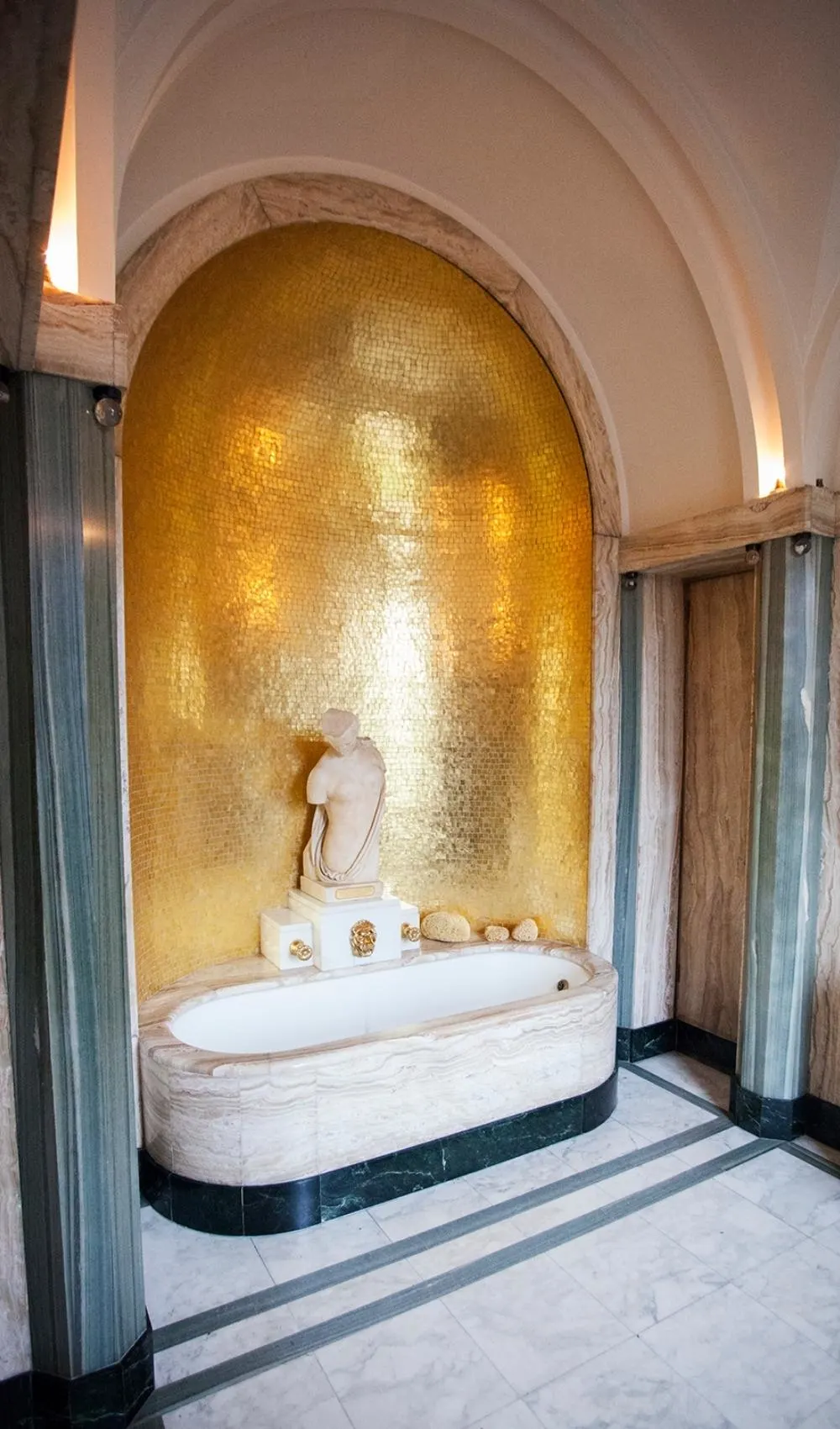most secret royal palaces in london - secret castles in london - most beautiful stately houses in london - most historic houses in london - stately homes in london - most beautiful interiors in london - most secret art galleries in london - romantic date ideas in london - prettiest places in london - most instagrammable places in london - best palaces in london