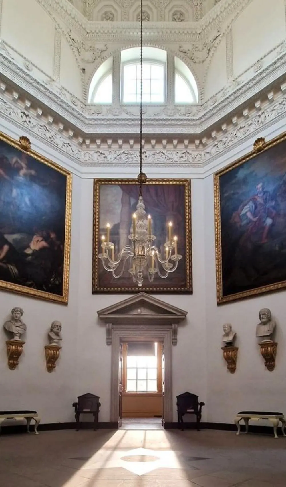 most secret royal palaces in london - secret castles in london - most beautiful stately houses in london - most historic houses in london - stately homes in london - most beautiful interiors in london - most secret art galleries in london - romantic date ideas in london - prettiest places in london - most instagrammable places in london - best palaces in london