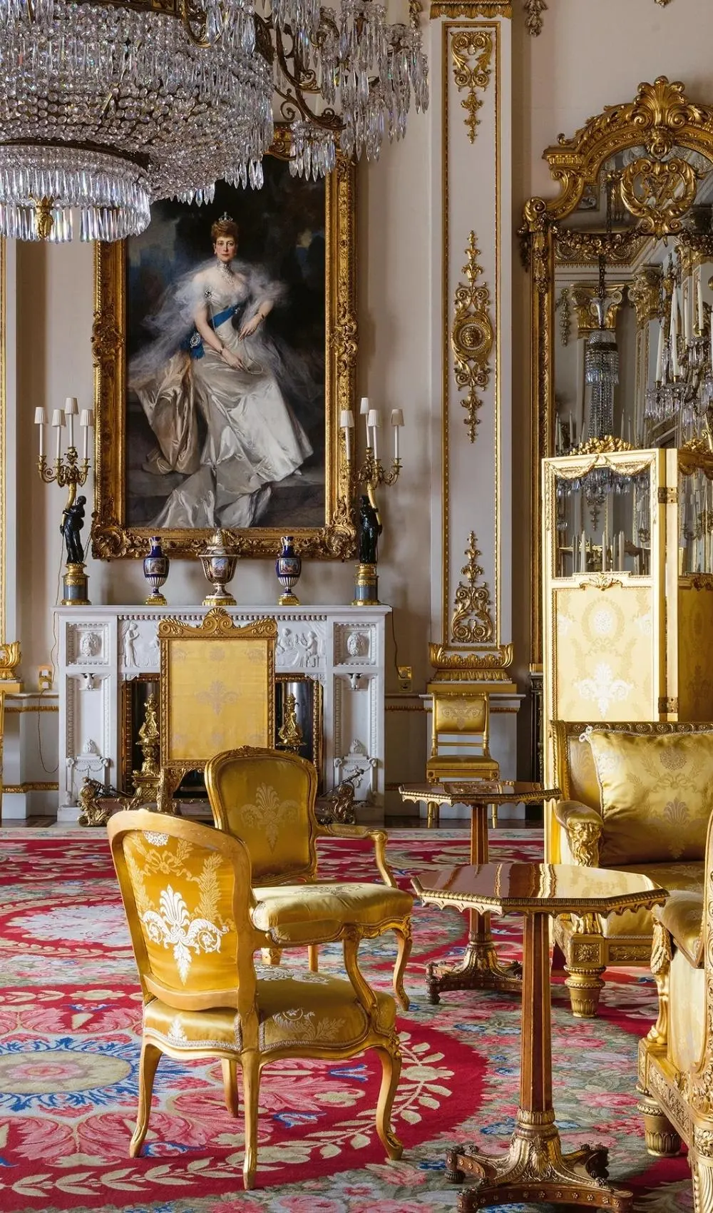 most secret royal palaces in london - secret castles in london - most beautiful stately houses in london - most historic houses in london - stately homes in london - most beautiful interiors in london - most secret art galleries in london - romantic date ideas in london - prettiest places in london - most instagrammable places in london - best palaces in london