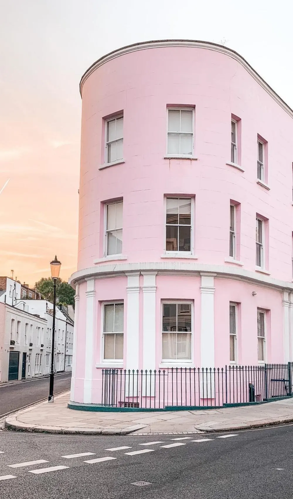 pretty pink places in london to visit - traveling to london for the first time - most instagrammable places in london - best photography spots in london - cutest places to visit in london - best pink cafes in london - best pink bars in london - best pink restaurants in london - pink coffee shop london - most beautiful elan cafe in london - most instagrammable cafes in london - most instagrammable restaurants in london - best things to do in london - nontouristy things to do in london - most colorful places in london - pottery lane