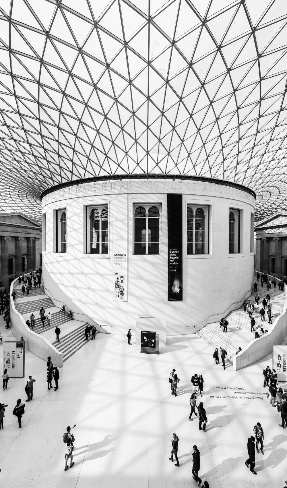 1 day in london itinerary - free things to do in london - how to spend 24 hours in london - nontouristy things to do in london - traveling to london for the first time - how to save money in london - how to make friends in london - how to spend one day in london - 2 day itinerary in london - best cheap eats in london - prettiest neighborhoods in london - cutest mews in london