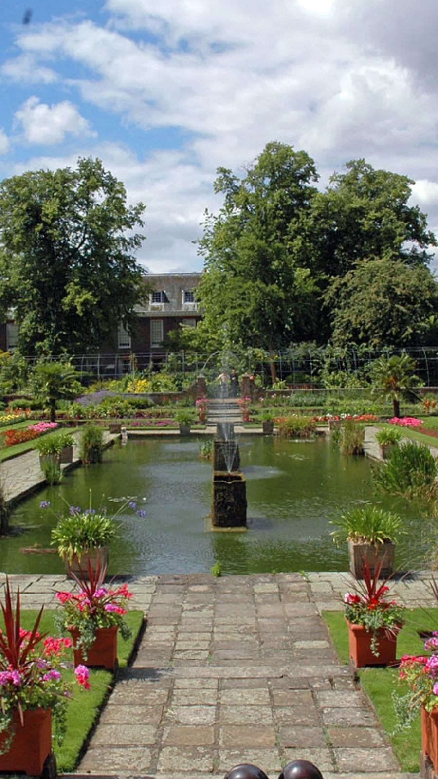 Secret Places to Take Pictures in London: Dutch Garden