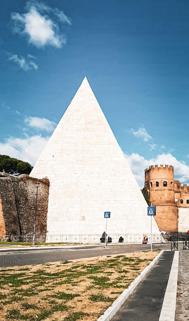 The Prettiest Neighborhoods in Rome to Walk Around and Eat