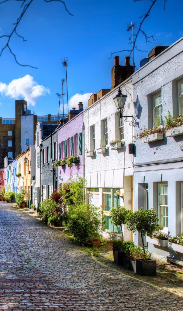 10 Pretty Mews in London That Make For Perfect Photo Spots