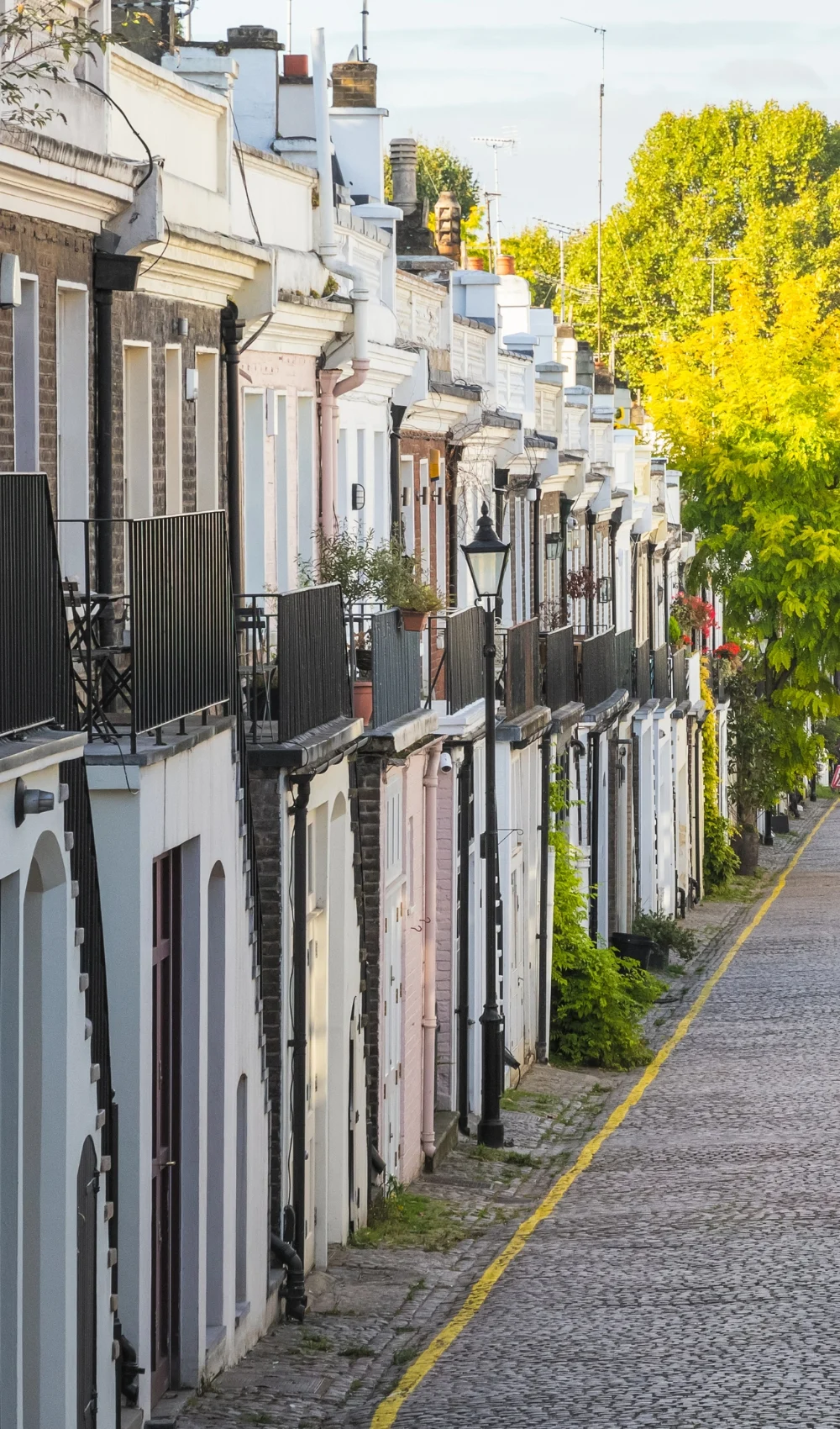 10 Pretty Mews in London That Make For Perfect Photo Spots
