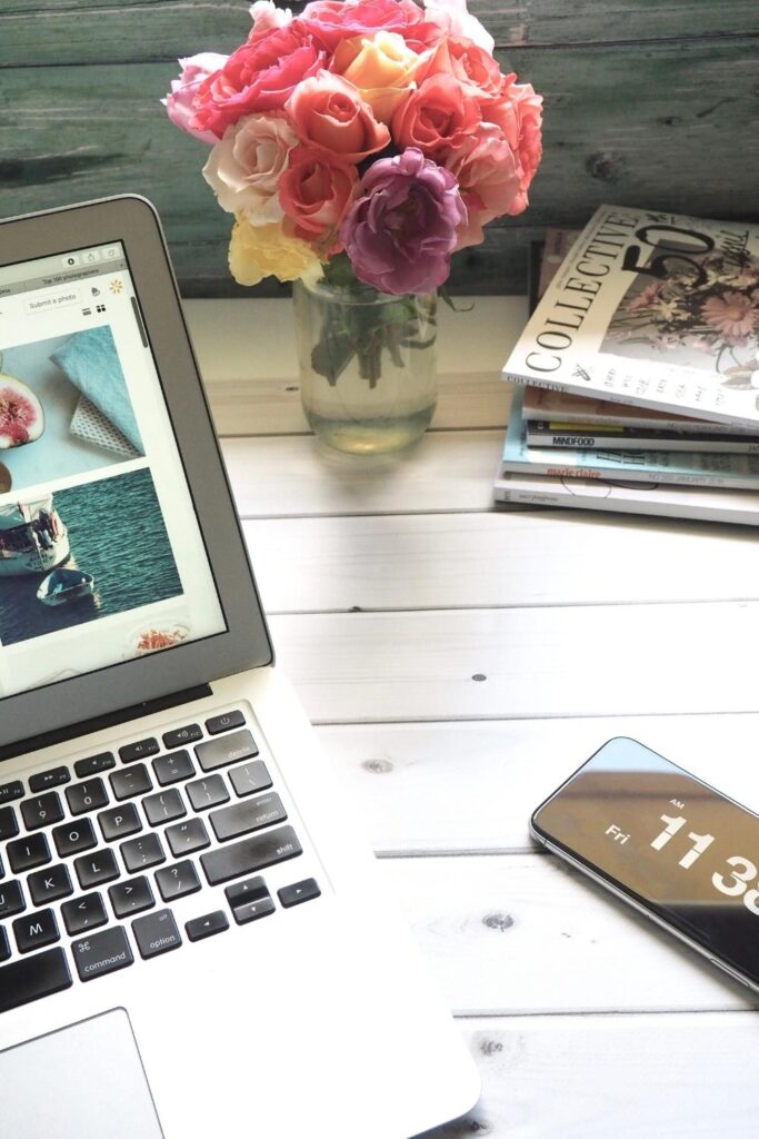 how to use flipboard for bloggers - how to post on flipboard - how to become a flipboard publisher - does flipboard pay publishers - how to get viral blog traffic - how to increase blog traffic easily - secret ways to increase blog traffic - how to become a full time blogger - how to attract pageviews on blog with flipboard social media - best platforms to share blog articles 