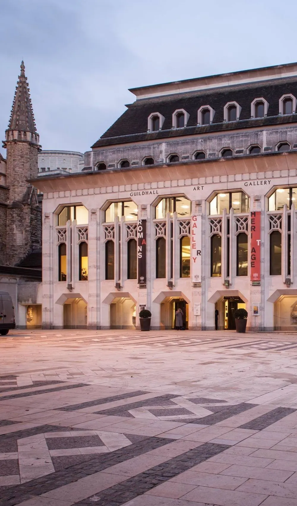 Best Roman Ruins in England: Amphitheatre - London Guildhall