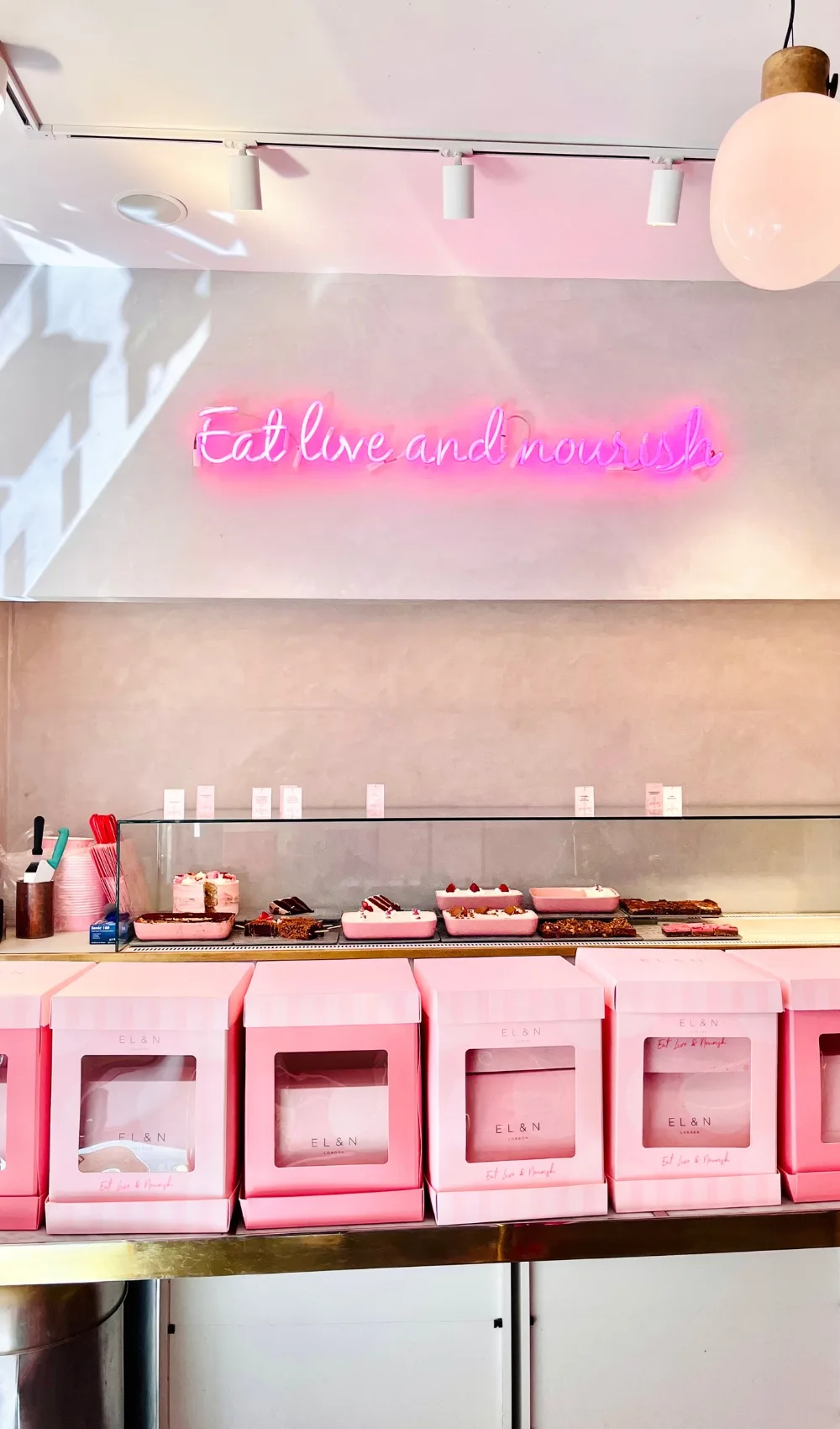 best pink cafes in london - cute pink coffee shops in london - elan cafe hans crescent review - el&n london review - elan cafe knightsbridge review harrods - el&n cafe locations london - hans crescent knightsbridge - most instagrammable cafes in london - elan cafe menu - best french toast in london - best pink latte in london - floral cafes in london - best cafes near harrods - best cafes in knightsbridge west london