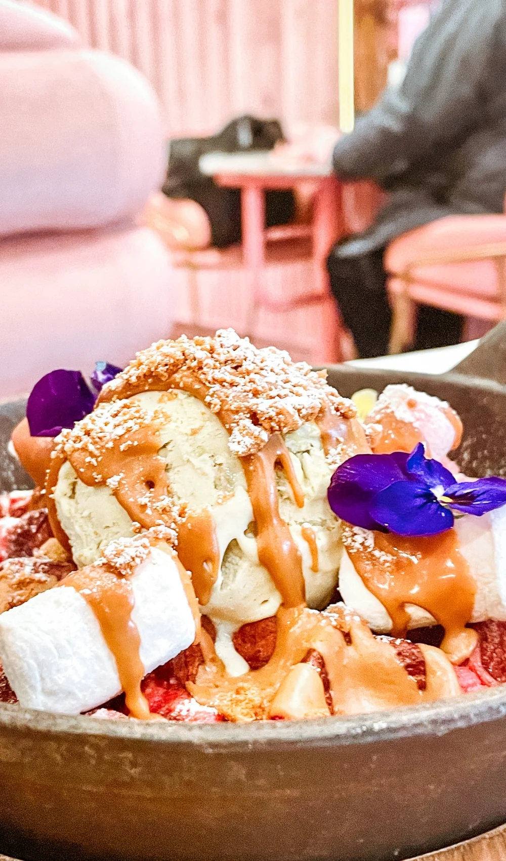 best pink cafes in london - cute pink coffee shops in london - elan cafe hans crescent review - el&n london review - elan cafe knightsbridge review harrods - el&n cafe locations london - hans crescent knightsbridge - most instagrammable cafes in london - elan cafe menu - best french toast in london - best pink latte in london - floral cafes in london - best cafes near harrods - best cafes in knightsbridge west london