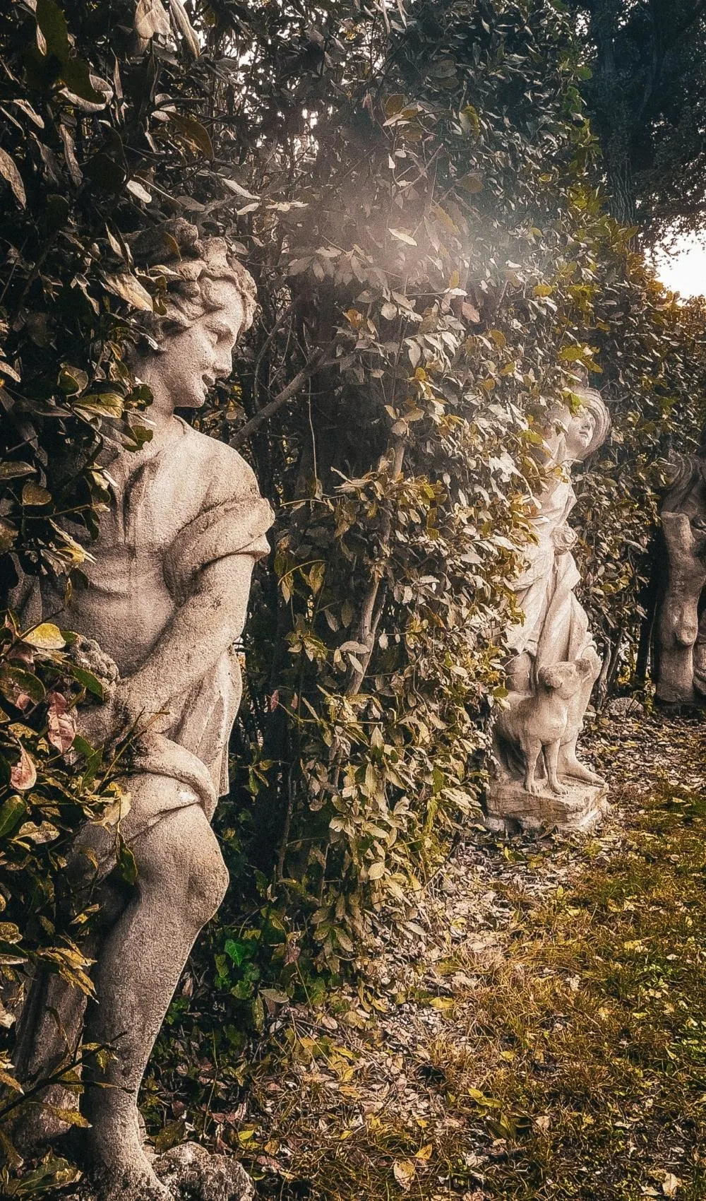 most beautiful places in rome - most beautiful gardens in rome - beautiful churches in rome - most instagrammable places in rome - best hidden gems in rome - most beautiful villas in rome to visit - magical places in rome - best hidden gems in italy - where to find sculptures in rome - where to find statues in rome - villa sciarra rome trastevere review - villa sciarra statues explanation - mythological statues in rome - beautiful parks in rome - free things to do in rome italy 