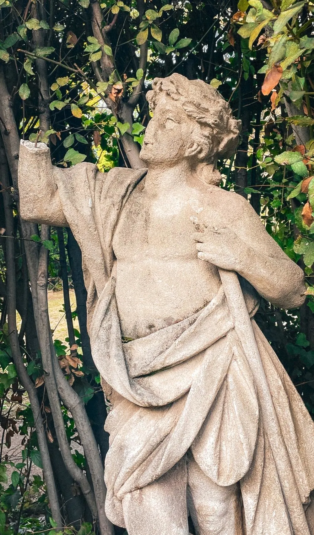 most beautiful places in rome - most beautiful gardens in rome - beautiful churches in rome - most instagrammable places in rome - best hidden gems in rome - most beautiful villas in rome to visit - magical places in rome - best hidden gems in italy - where to find sculptures in rome - where to find statues in rome - villa sciarra rome trastevere review - villa sciarra statues explanation - mythological statues in rome - beautiful parks in rome - free things to do in rome italy 