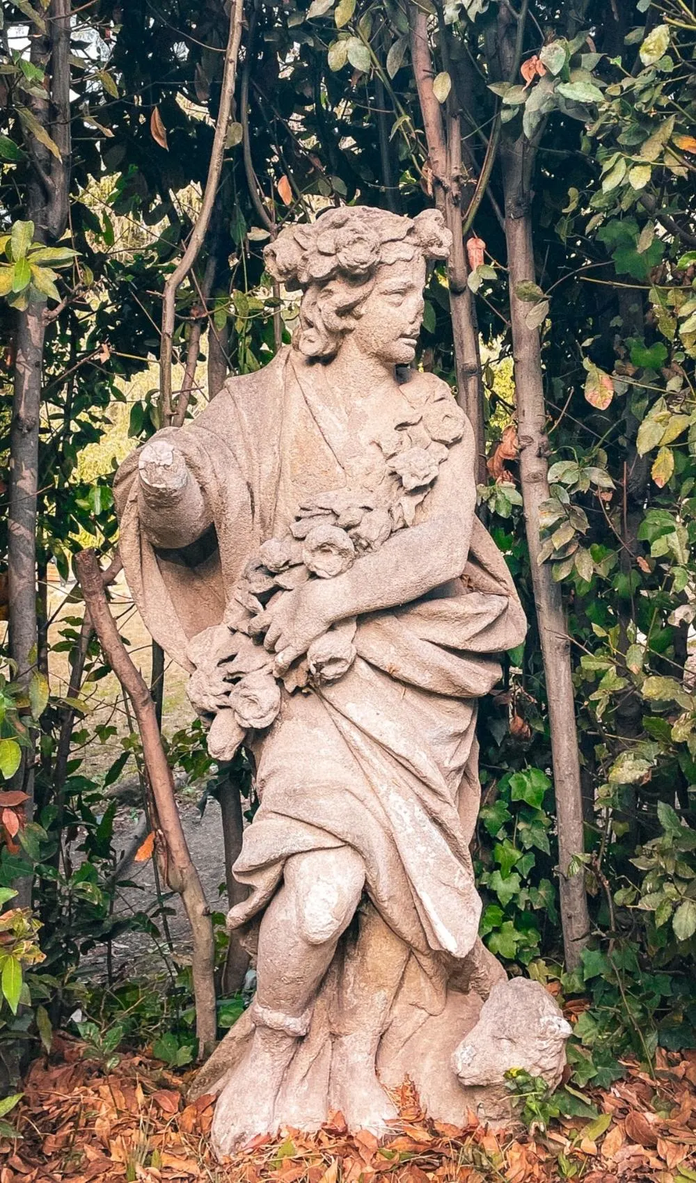 most beautiful places in rome - most beautiful gardens in rome - beautiful churches in rome - most instagrammable places in rome - best hidden gems in rome - most beautiful villas in rome to visit - magical places in rome - best hidden gems in italy - where to find sculptures in rome - where to find statues in rome - villa sciarra rome trastevere review - villa sciarra statues explanation - mythological statues in rome - beautiful parks in rome - free things to do in rome italy 