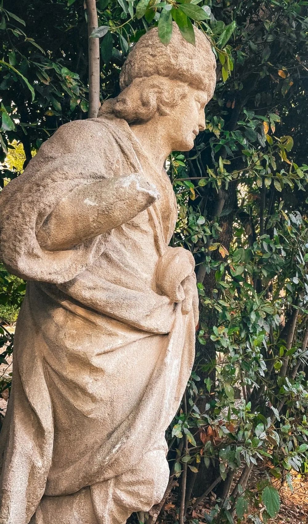 most beautiful places in rome - most beautiful gardens in rome - beautiful churches in rome - most instagrammable places in rome - best hidden gems in rome - most beautiful villas in rome to visit - magical places in rome - best hidden gems in italy - where to find sculptures in rome - where to find statues in rome - villa sciarra rome trastevere review - villa sciarra statues explanation - mythological statues in rome - beautiful parks in rome - free things to do in rome italy 