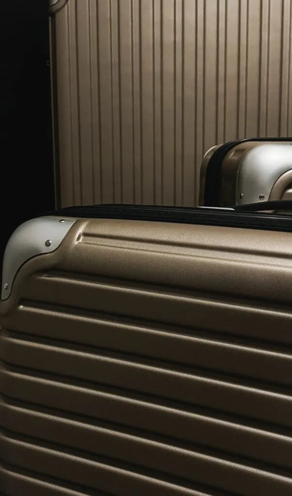 best suitcases for international travel - level 8 luggage review - level 8 grace luggage set review champagne - best level 8 suitcases - level 8 packing cubes set grey review - best packing cubes - best suitcase brands - best carry on for digital nomads - sophisticated suitcases