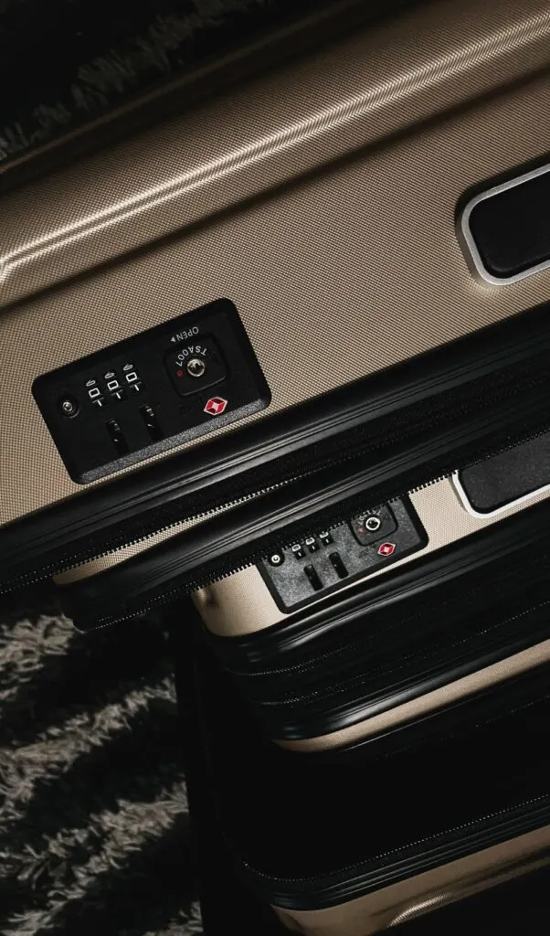 best suitcases for international travel - level 8 luggage review - level 8 grace luggage set review champagne - best level 8 suitcases - level 8 packing cubes set grey review - best packing cubes - best suitcase brands - best carry on for digital nomads - sophisticated suitcases