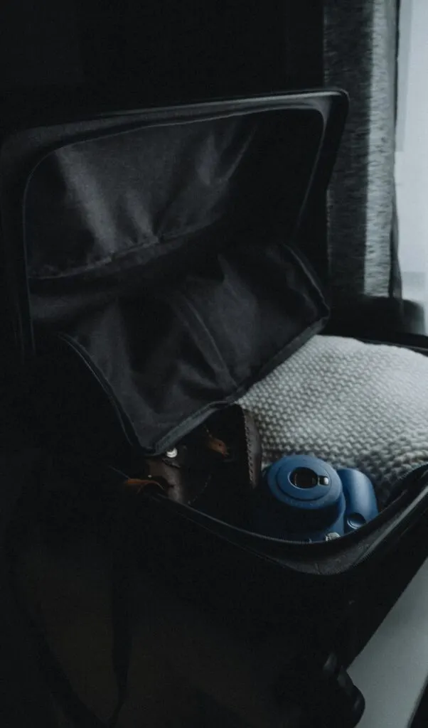 level 8 luminous textured luggage set review - are level 8 suitcases worth it - best suitcases for digital nomads - sturdy suitcases brands - best carry on suitcases - level 8 brand story - level 8 luggage review set - level 8 black suitcases