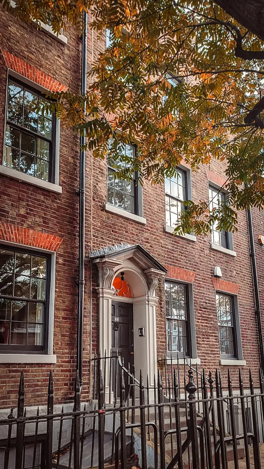 secret alleys in london - secret passageways in london - oldest streets in london - camden passage history islington - camden passage antique market angel - best free things to do in north london - one day in london - historical sites in london 
