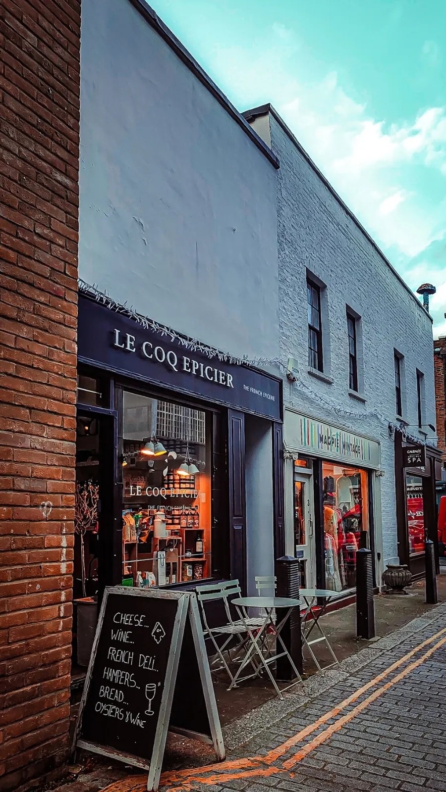 secret alleys in london - secret passageways in london - oldest streets in london - camden passage history islington - camden passage antique market angel - best free things to do in north london - one day in london - historical sites in london 