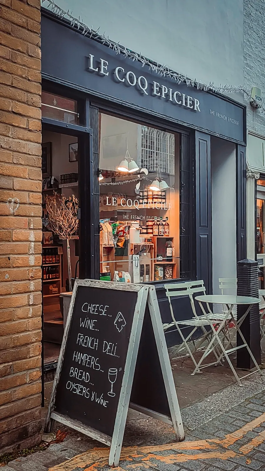 secret alleys in london - secret passageways in london - oldest streets in london - camden passage history islington - camden passage antique market angel - best free things to do in north london - one day in london - historical sites in london - best shops camden passage