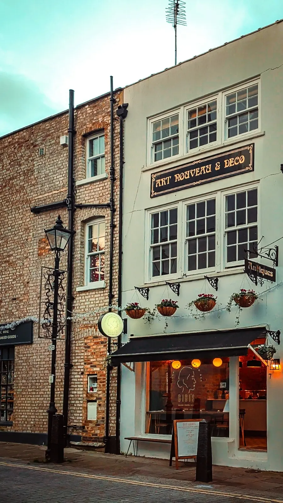 secret alleys in london - secret passageways in london - oldest streets in london - camden passage history islington - camden passage antique market angel - best free things to do in north london - one day in london - historical sites in london - best shops camden passage