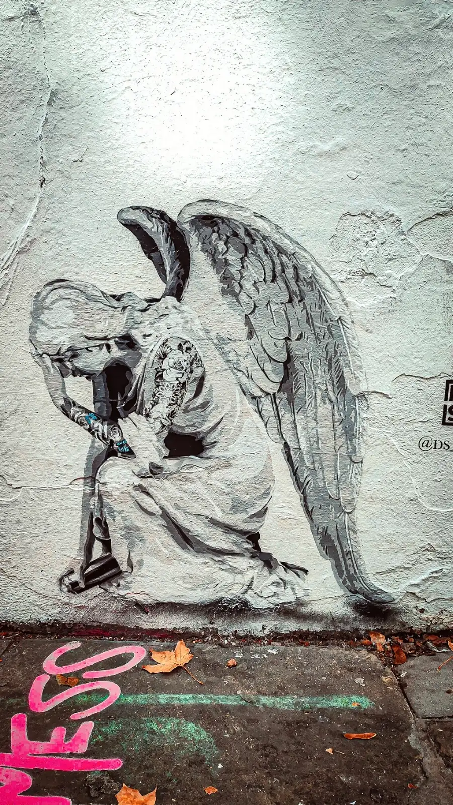 secret alleys in london - secret passageways in london - oldest streets in london - camden passage history islington - camden passage antique market angel - best free things to do in north london - one day in london - historical sites in london - best shops camden passage street art