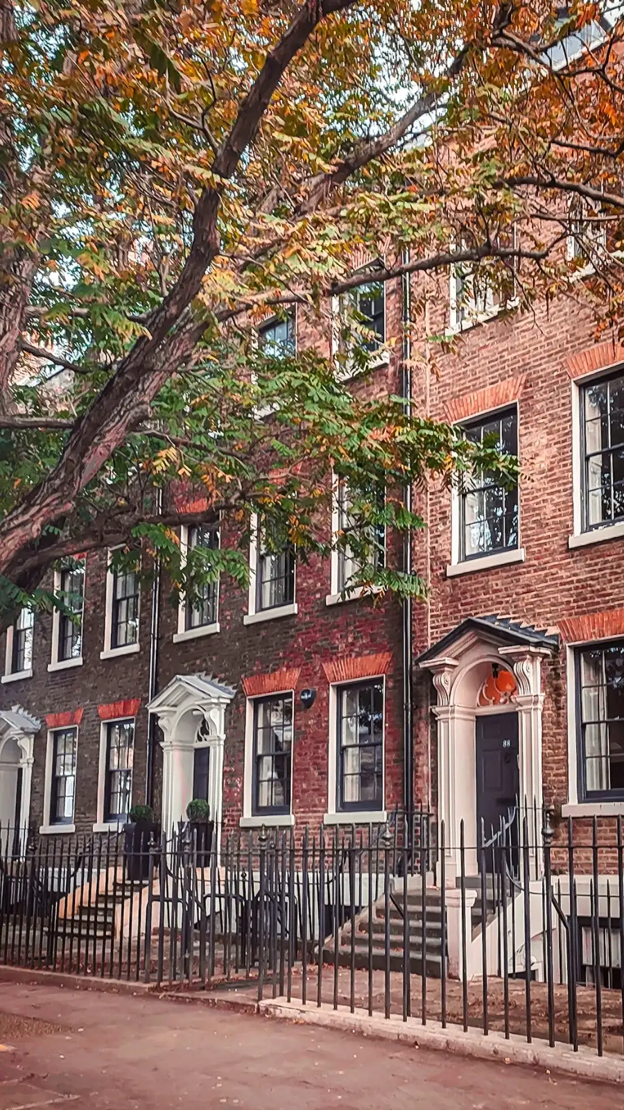 secret alleys in london - secret passageways in london - oldest streets in london - camden passage history islington - camden passage antique market angel - best free things to do in north london - one day in london - historical sites in london 
