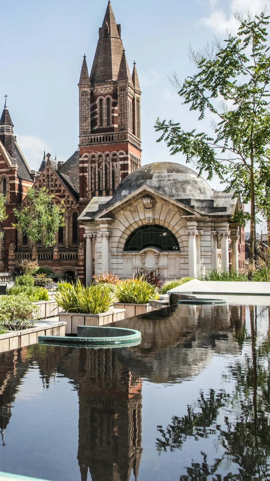 best hidden gems in mayfair central london - free things to do in mayfair - brown hart gardens