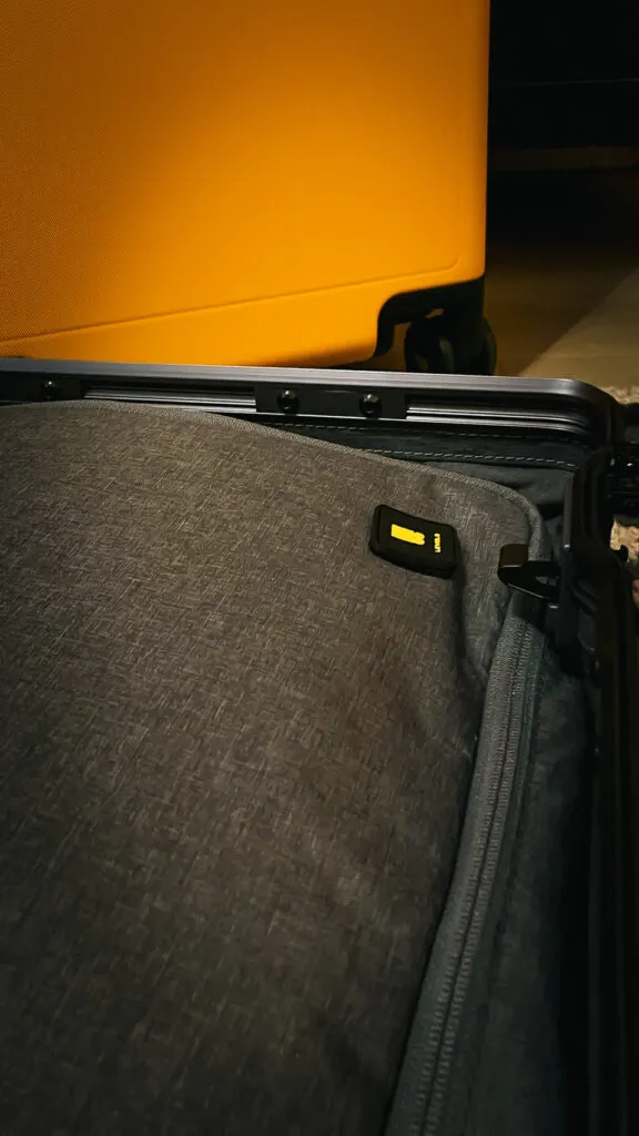 level 8 gibraltar review - level 8 gibraltar aluminum suitcase review - level 8 luggage review - level 8 carry on - level 8 photos - best luggage brands - best luggage for international travel - best luggage sets - best aluminum suitcase - best aluminum luggage cabin