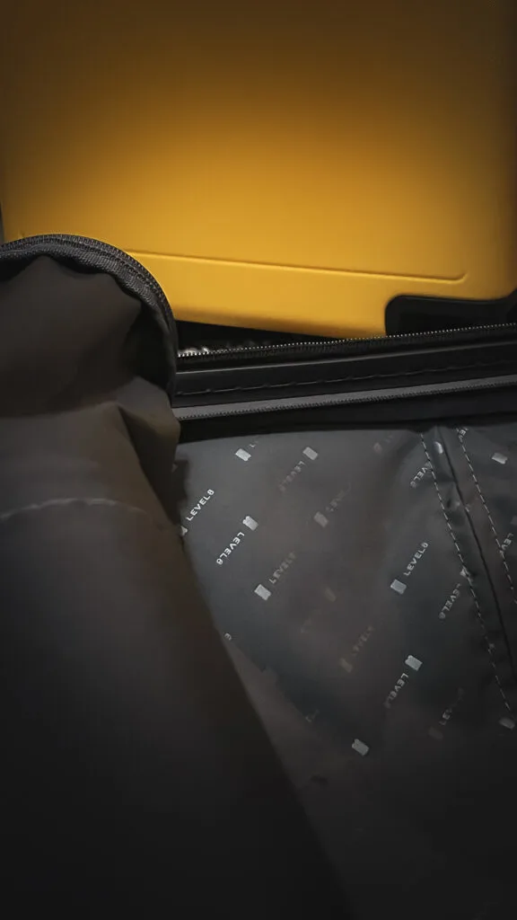level 8 voyageur carry on - level 8 voyageur 28 - level 8 luggage review - level 8 check in luggage review - best suitcase for international travel - best luggage brands - level 8 voyageur luggage set yellow black