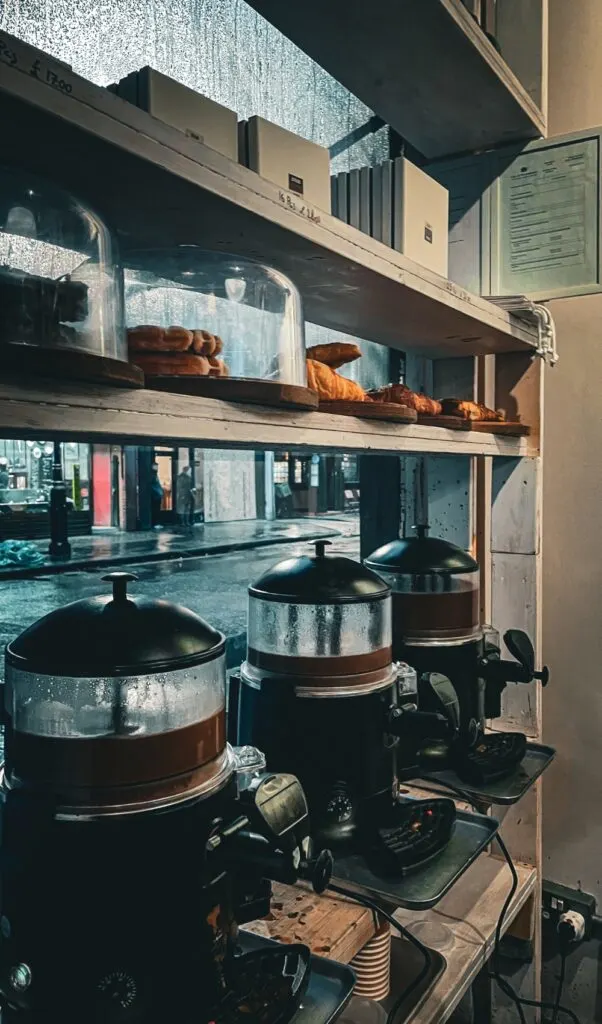 italian bear chocolate reviews rathbone place fitzrovia - italian bear chocolate menu london - best cafes in fitzrovia best restaurants - best hidden food gems in london - best hot chocolate in london - cafes in central london - best places to eat in central london hidden food gems