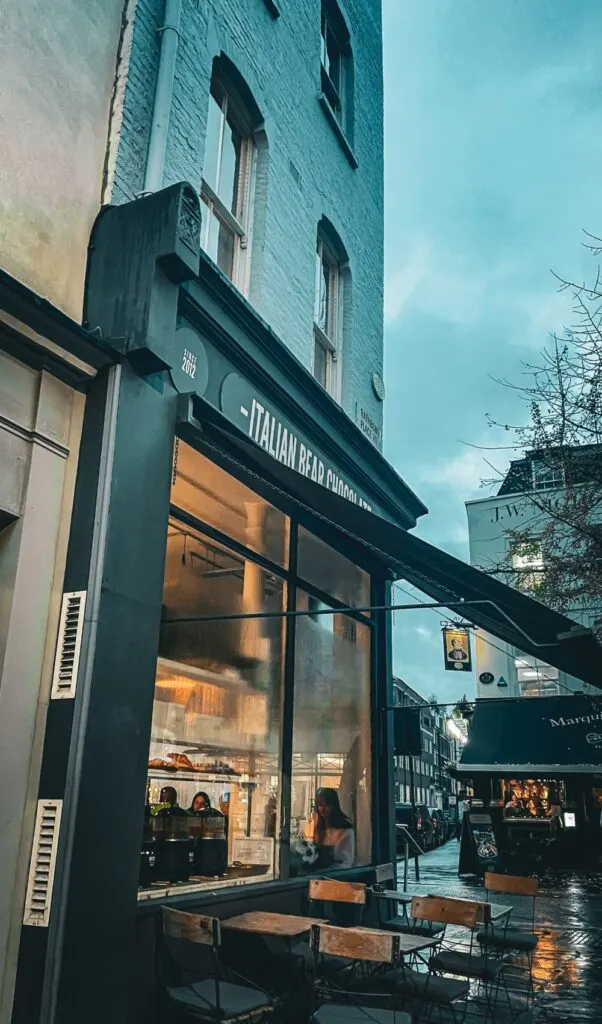 italian bear chocolate reviews rathbone place fitzrovia - italian bear chocolate menu london - best cafes in fitzrovia best restaurants - best hidden food gems in london - best hot chocolate in london - cafes in central london - best places to eat in central london hidden food gems
