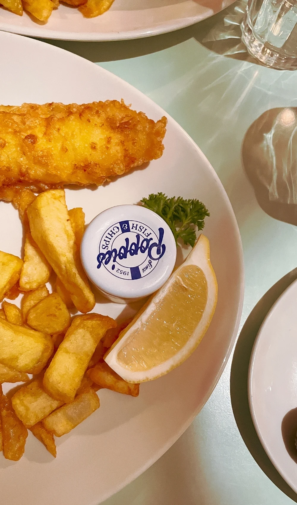 review poppies fish and chips london camden - poppies fish and chips menu - best fish and chips in london - best restaurants in camden town - best places to eat in camden town - best restaurants in london