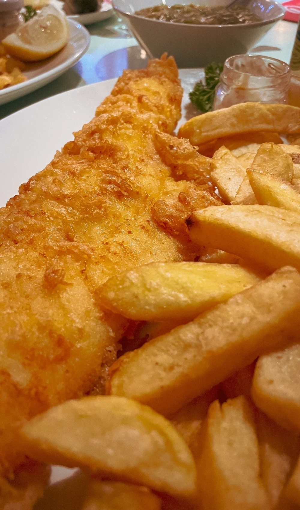 review poppies fish and chips london camden - poppies fish and chips menu - best fish and chips in london - best restaurants in camden town - best places to eat in camden town - best restaurants in london