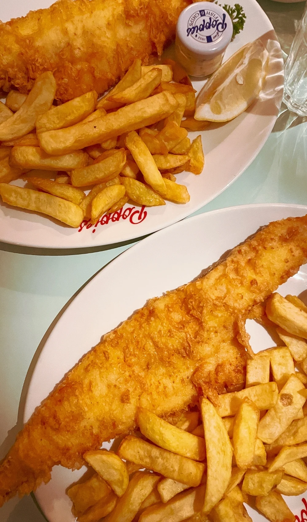 review poppies fish and chips london camden - poppies fish and chips menu - best fish and chips in london - best restaurants in camden town - best places to eat in camden town - best restaurants in london
