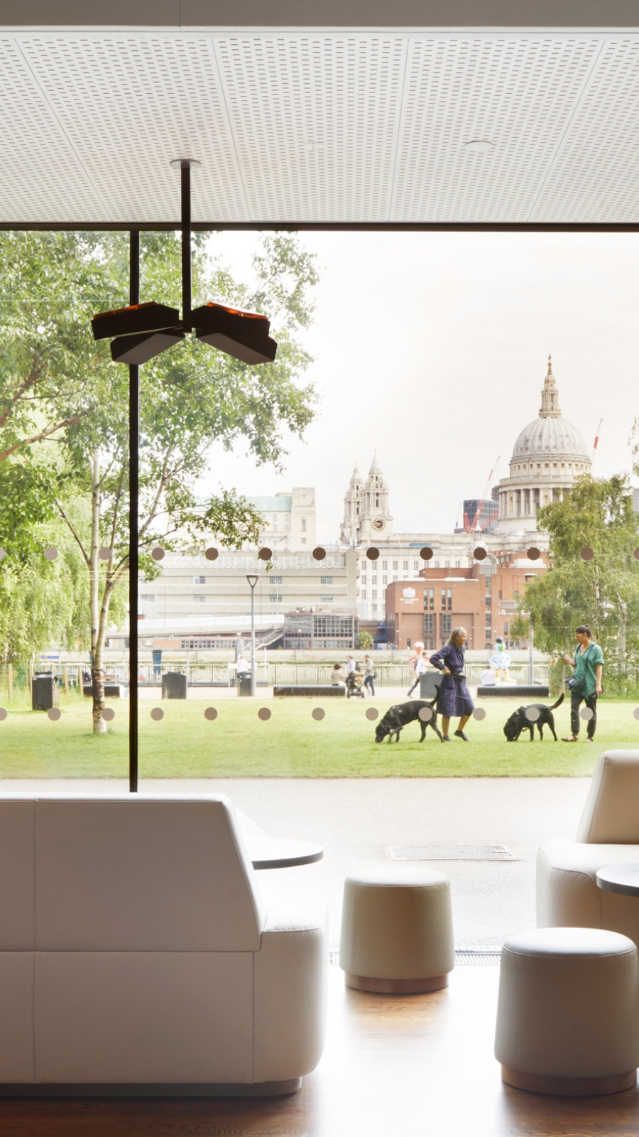 best cafes in london with a view - best coffee shops in london - london food guide - london cafes guide - london travel guide - cute cafes in london bucket list - pretty cafes in london - best places to eat in london with a view - best restaurants in london - best brunch in london - best breakfast in london - best things to do in london during spring summer - best coffee in london aesthetic - uk travel guide - most instagrammable cafes in london